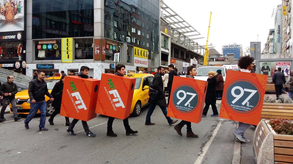 SimpleSmartAds's tweet image. Sizin #beatles 'ınız varsa bizim de #macfit ekibimiz var. Her an karşınıza çıkabilir. Spora bahane kalmasın🏋🏻🏊⛹🏻