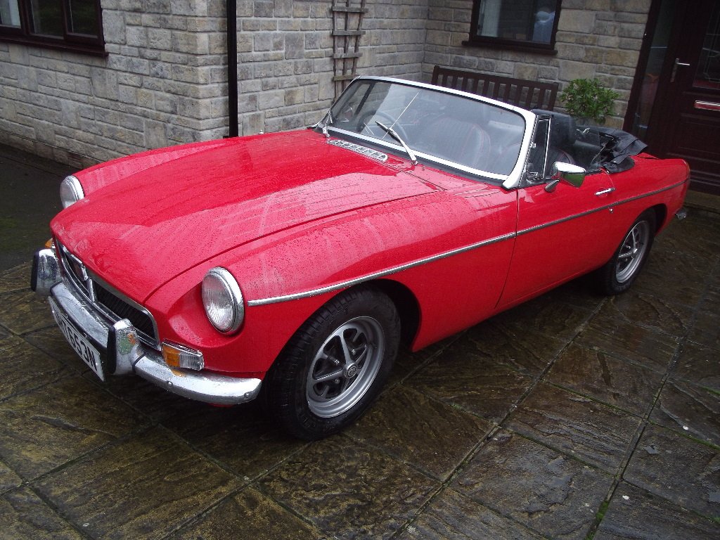 CharterhouseAV's tweet image. Which MG would you drive home from our auction Sunday? All lots on charterhouse-auction.com #TheRedOne '@ExeterMGOC