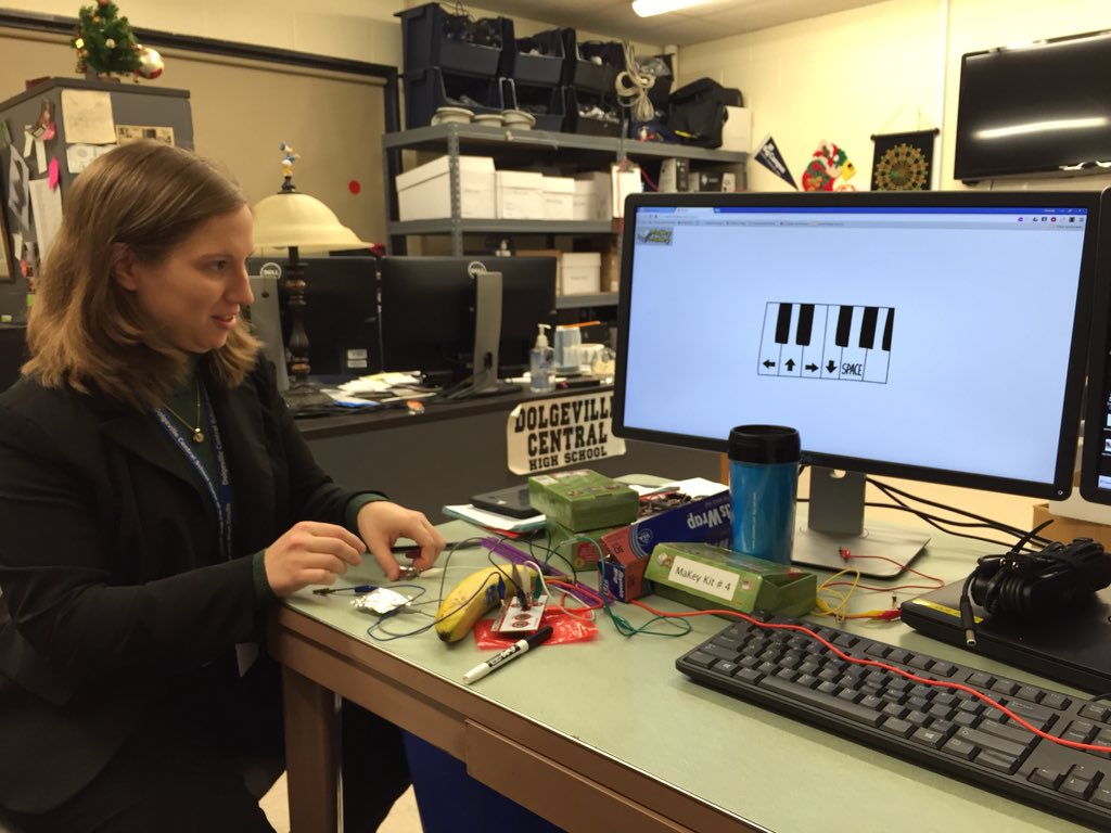 ally_blackwell's tweet photo. Nothing like coffee, makey makey kits, and a little fun to start off a Monday morning at DCS. #moricmsp #dcstech https://t.co/rw46h3VsWm