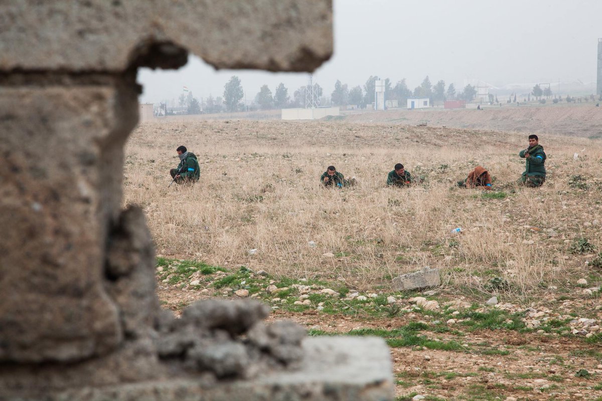 CENTCOM's tweet photo. RT @CJTFOIR: German trainers conduct react to contact drills w/Peshmerga soldiers near Erbil https://t.co/T1m17cPfIT https://t.co/GAUySOKMjs
