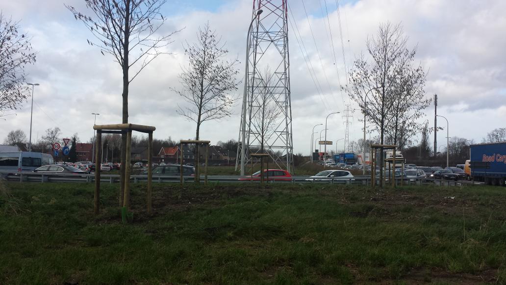 hildelieten's tweet photo. Verkeer volledig vast #SintTruidersteenweg, af- en oprit #E313 en toegangsweg #IKEAHasselt. #temijden https://t.co/cytZ9U5nq2