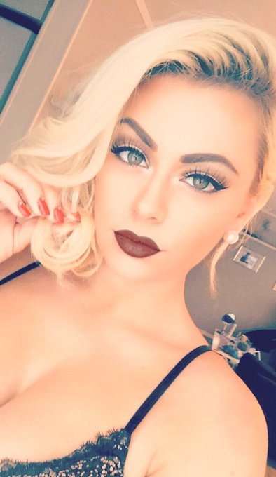 A beautiful kickoff to your #mirrormonday with @MsKavallari https://t.co/4ofUE2wSjf<a href="/tag/mirrormonday"class="tags">#mirrormonday</a>