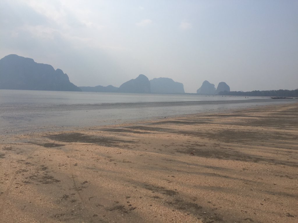 Ammprr17's tweet photo. Today I go to Pakmeng beach,Trang with my family. Good trip 💓#STSIEP10 https://t.co/zCGtbZKg7Q