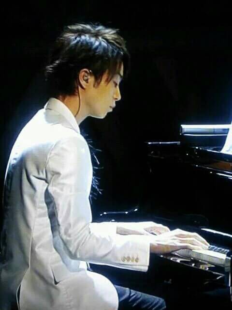 __rena0129's tweet photo. ﾋﾟｱﾉ弾くｼﾞｬﾆ-ｽﾞっていいよね。
#中島健人
#櫻井翔 https://t.co/hCMZmE2Biy