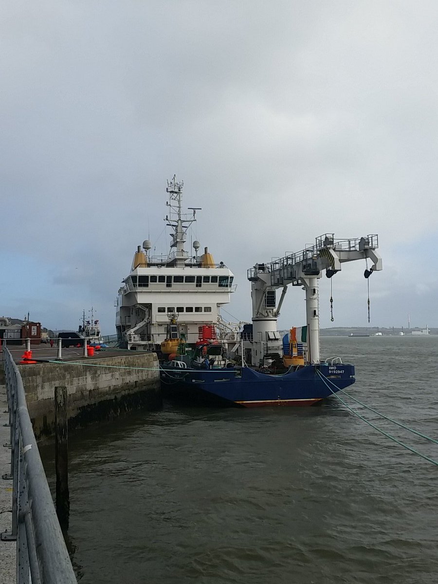 @IrishLights #ilvgranuaile in #Cobh #Cork #Harbor #corkharbour #irish #ireland #engineering