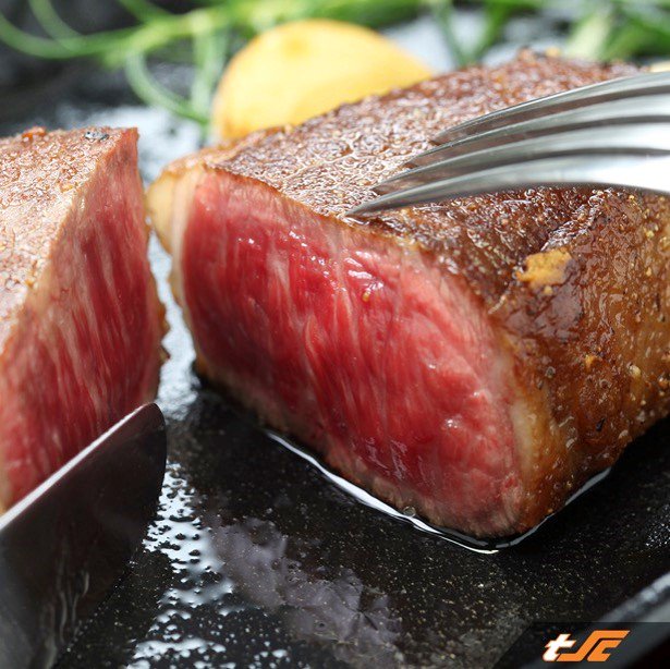 TSCleb's tweet photo. Craving a Wagyu Beef ?
Enjoy our highest grade Of Wagyu Beef at #TSCSignature! https://t.co/ZXZJWLkWnP