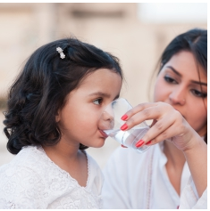 H4HInitiative's tweet photo. #HelpOthersBy being a healthy drinking role model #drinkwater #hydrate https://t.co/xiHKMbs2Iy https://t.co/oqo4atNWuB