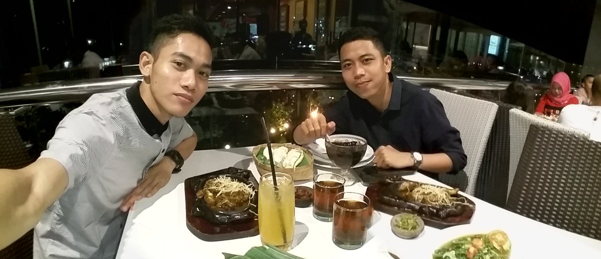 yansyachAE's tweet photo. yesterday evening at the restaurant Sambara palembang icon mall with agung https://t.co/wiiuxLLfe2