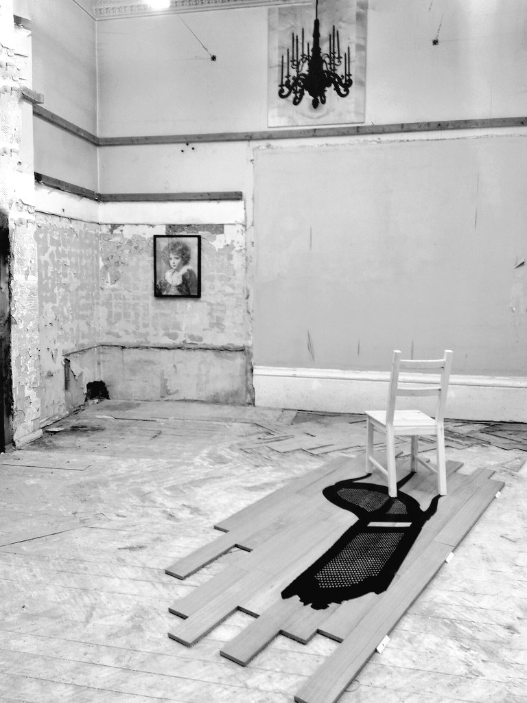phototechne's tweet photo. STUDIOCUR/ART
El Hรฉlou K
A City Without A Song
https://t.co/QrKJMWp96Q
#studiocurart #theaverardhotel #slateprojects https://t.co/WrH6ntnPni