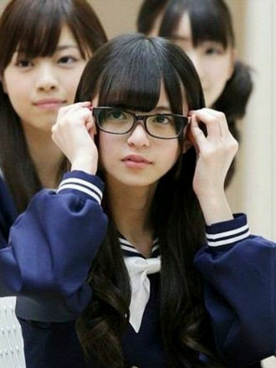 Ko Ze على تويتر あと 49の幸とこの飛鳥似てる笑 似てると思ったらrt 齋藤飛鳥 山本舞香 T Co Pxtviib8nh