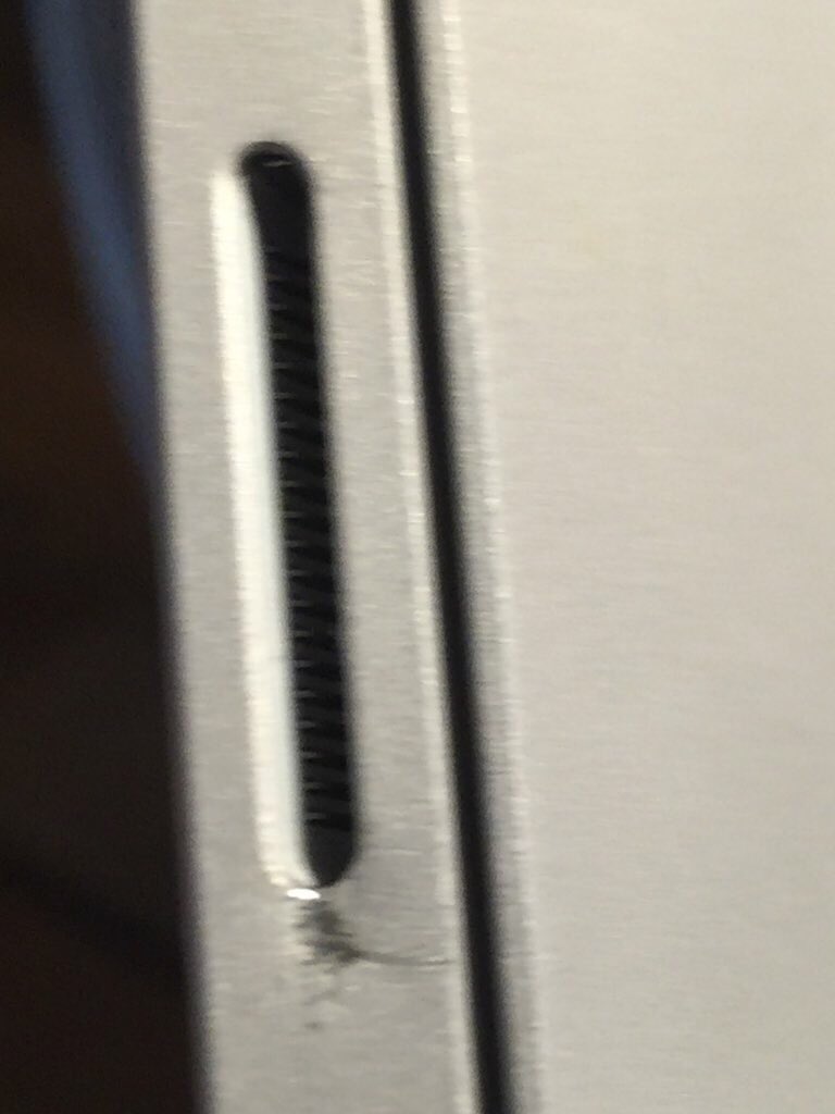 Myslady's tweet photo. #Microsoft #Jthompson you wld not to block me if you'd make tight ur faulty dangerous #surfacepro3 https://t.co/7DkgkrJcgX