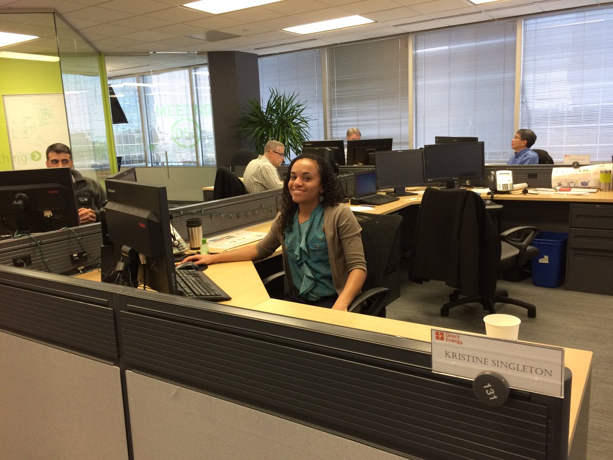 CareersatDE's tweet photo. Congrats K Singleton on your first day with @DirectEnergy rotational program. #DEgrad @UHBauerCollege https://t.co/3yuyPIDZQ5
