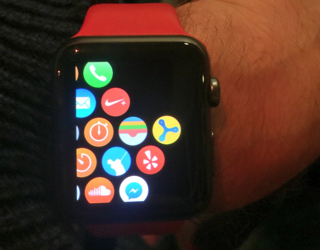 Jeroen_Reinders's tweet photo. 'Telefoons weg' ? Wat zeg jij nou Remco #braintoss App zelfs op mijn #iwatch #smc055 https://t.co/LVOuFY5mBm