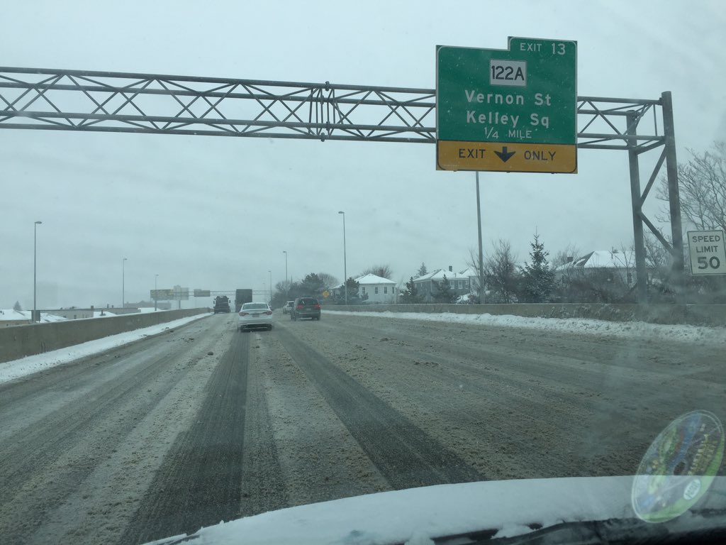 nrich1122's tweet photo. #winterstorm2016 Worcester #I290 #I395 @WCVB @weatherchannel @DanielleVollmar @WCVB #ALDUBSecretAdmirer https://t.co/uIuRYcPTL4