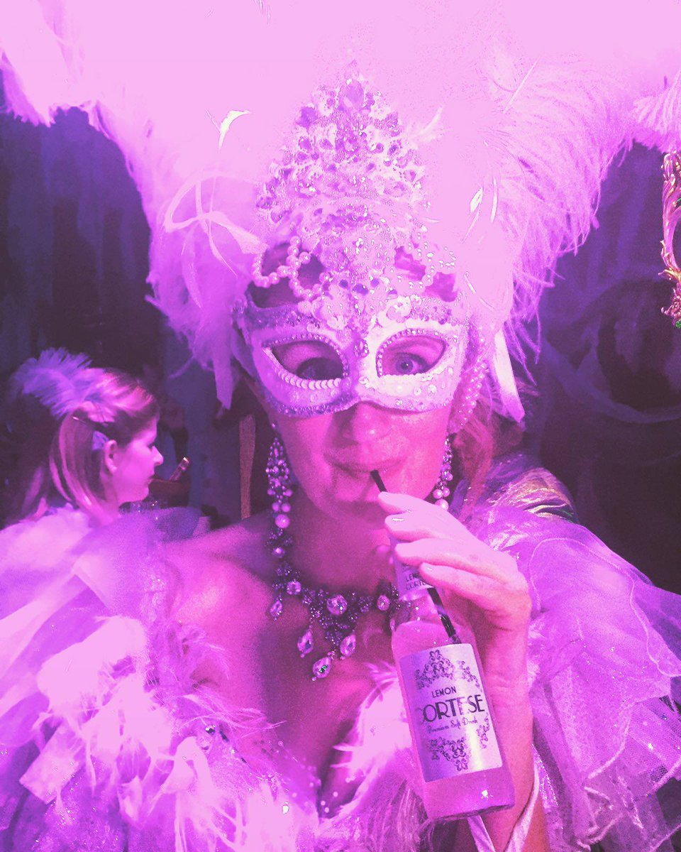 Magic <a href="/IlBallodelDoge/">Antonia Sautter</a> #ilballodeldoge #Venezia #CarnevaleVenezia2016 #MeglioEssereCORTESE