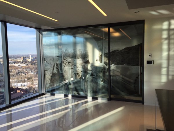 KItweets's tweet image. #ispyki Lightline wall with some amazing custom graphics #movablewall #wall #workplace hubs.ly/H022tDh0