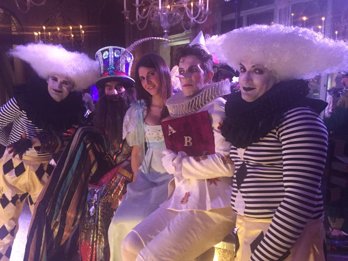 Personaggi unici <a href="/IlBallodelDoge/">Antonia Sautter</a> #CarnevaleVenezia2016 #MeglioEssereCORTESE #MeglioEssereSCORTESE