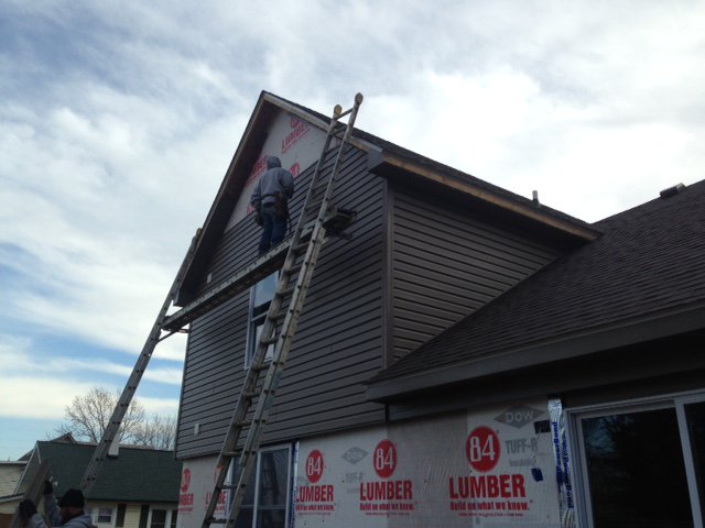 TaylorHomes's tweet photo. That #vinylsiding right there ... #LifetimeWarranty. #GetTaylorBuilt #standardfeatures https://t.co/RJkIQOevpp https://t.co/EujCDVwYll