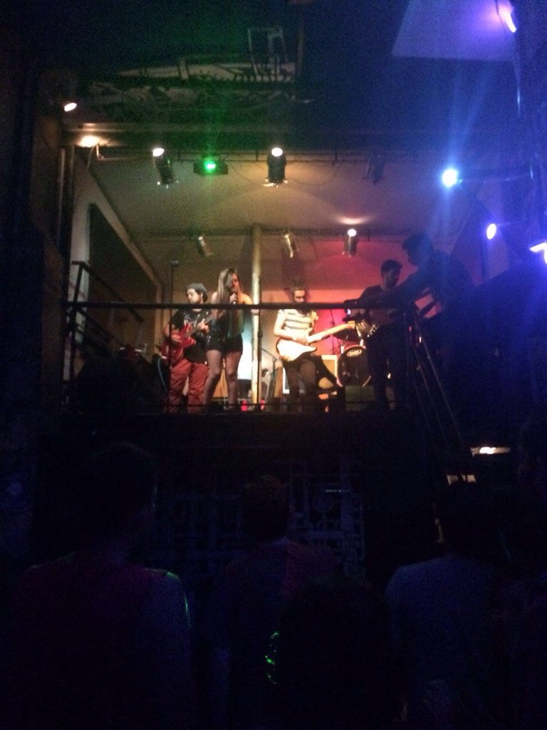 alejarumusic's tweet photo. #LaCeremonia junto a #NaveAscensor #BluesBabies #ElefabteBlanco en #EkaBar https://t.co/J8AyezSrOD