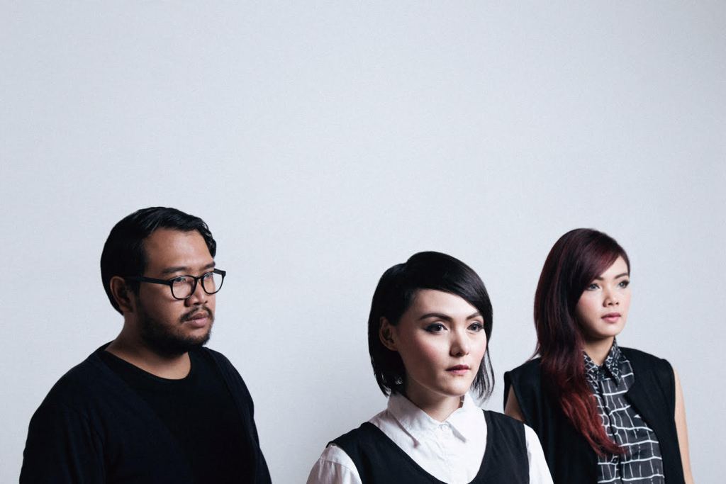 Gazing Ears With HMGNC -TODAY AND FOREVER , MUST LISTEN ! <a href="/HMGNC/">murat genç</a> stonedcollege.wordpress.com/2016/02/09/gaz…