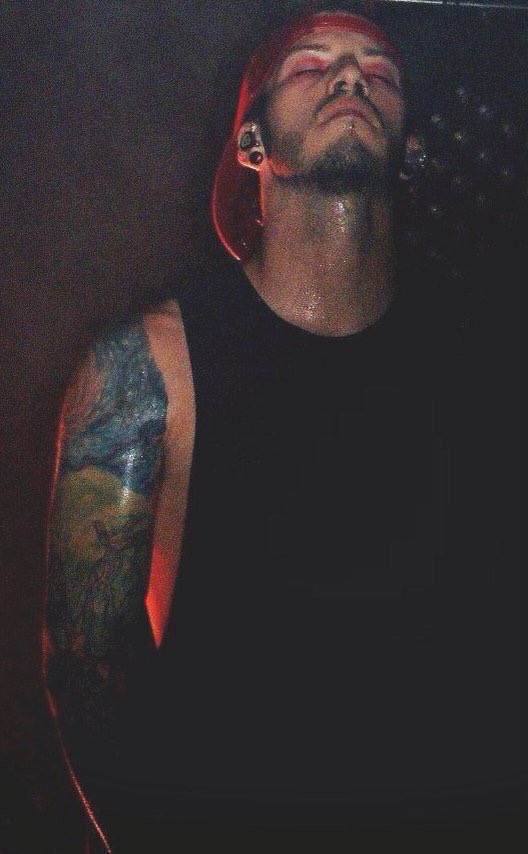 SWEATY @blurryjishdun TURNS ME ON