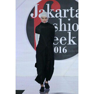 I'm so happy . When a looking for my models to be a real profesional model #farah