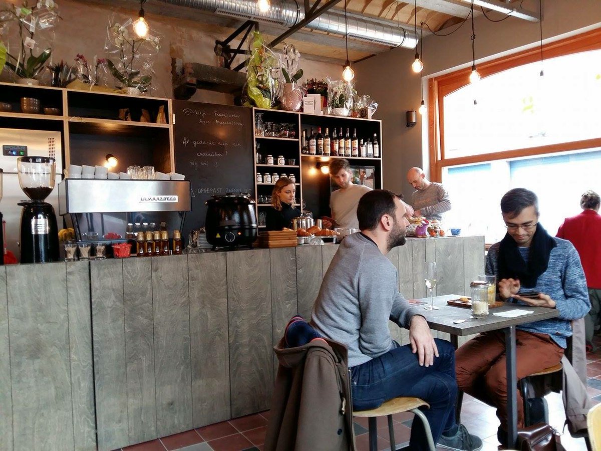 ZnorMagazine's tweet photo. Nieuwe hotspot in #gent: FranzGustav, brunchplek van ex-politicus: https://t.co/aj15JXn01h https://t.co/VBjbqI3i4A
