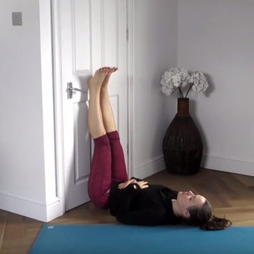 ELLEfitteam's tweet photo. Trouble sleeping? These yoga moves should help https://t.co/siIsgiHxM1 https://t.co/AWTnGpVpJN