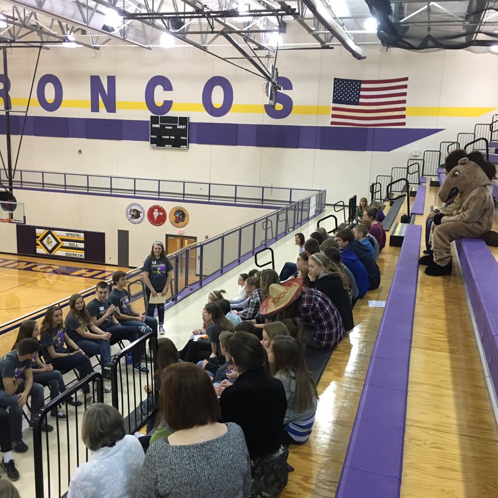 SHHSBroncoStuco's tweet photo. Little Broncos asking questions and learning from our Bronco leaders during our #leadlikeabronco conference https://t.co/HthAtzrWvp