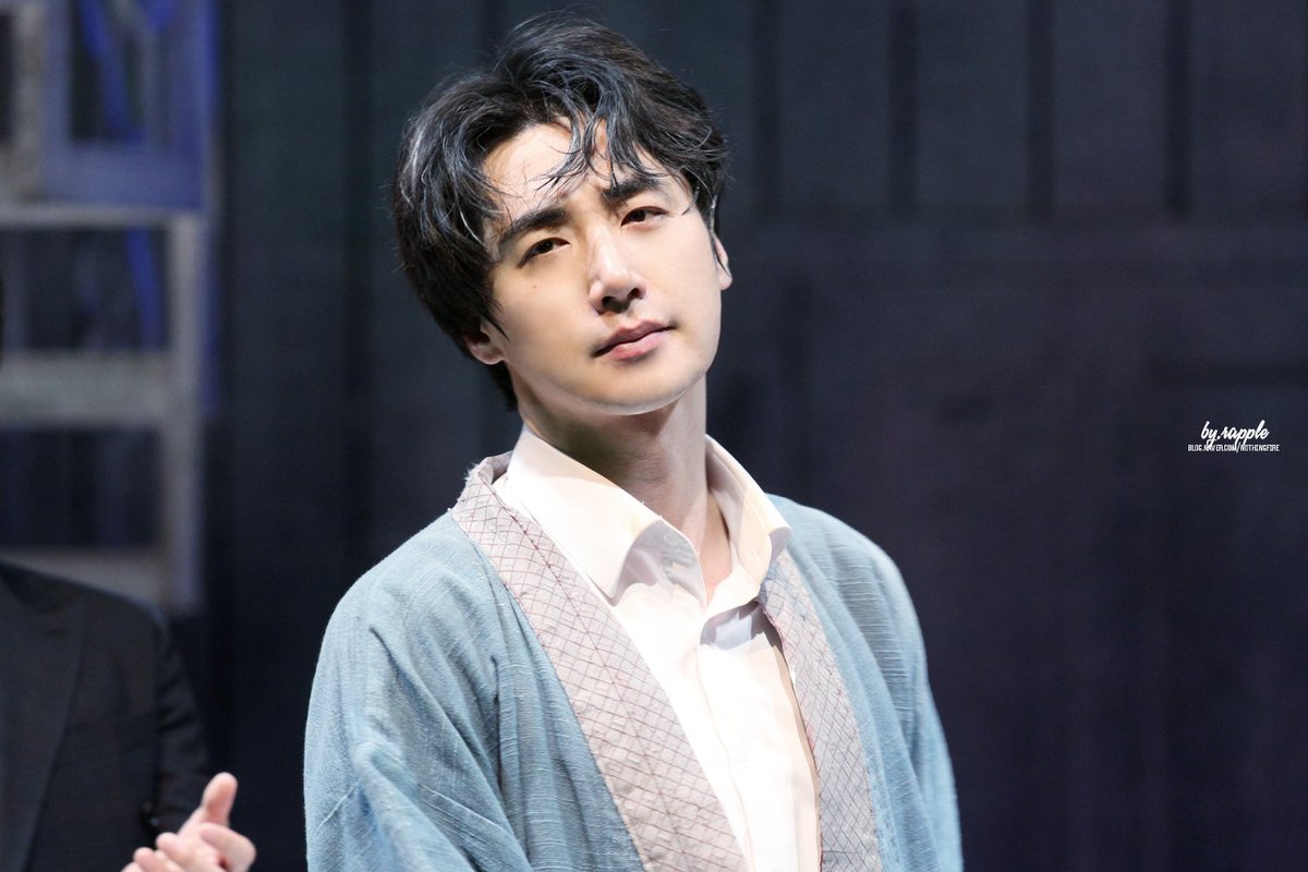 aquamarinepic's tweet photo. 150523 M.butterfly 이승주 배우님
ㅇ ㅏ...복르네 정말 잘생겼서...... https://t.co/fwNHYfSOek