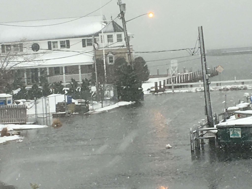 StopFemaNowLI's tweet photo. Building stronger&amp;smarter?I say NOT!this isQueens&amp;LI @NYGovCuomo @SenSchumer @SenGillibrand #sandy3 drains&amp;bulkhead https://t.co/eDmAyimz5S