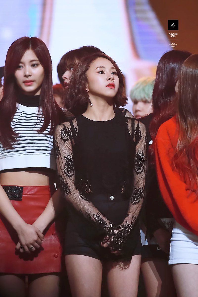 18세 소녀가 가진 분위기가 이정도입니다 여러분...🙊🙈 귀티 장난아냐😂😂😂
#TWICE #트와이스 #채영 
goo.gl/i9mNO7
goo.gl/zQlnBc