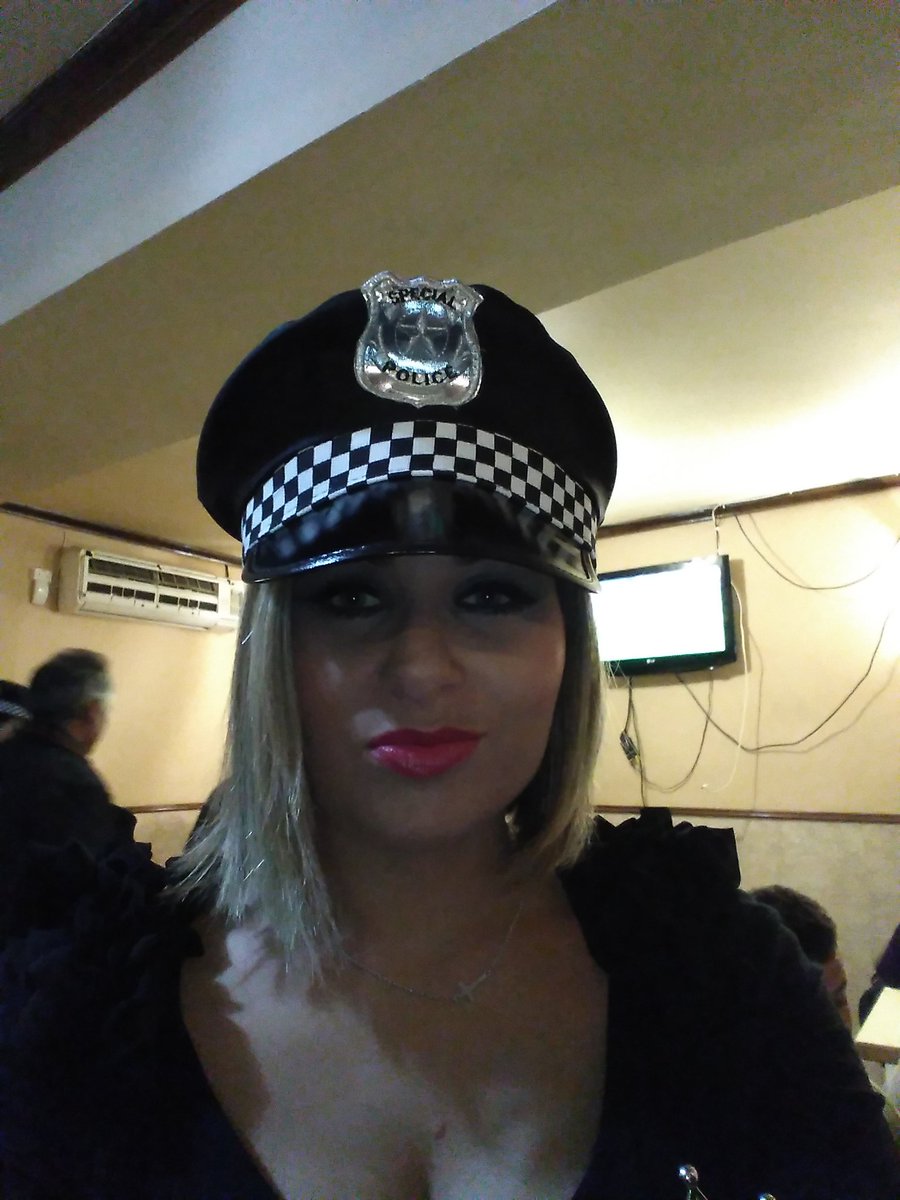 TeresaVJ's tweet photo. Alto policía! Con @GamaZamora @AlgabaNutri  @ana_sanchez87 @crisph88 @jupesa85 https://t.co/gWke7SUweJ