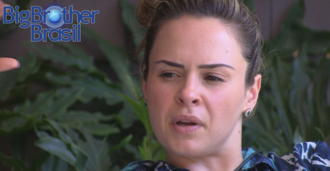 bbb's tweet photo. Ana Paula detona Juliana: 'Nem um pouco sofisticada' https://t.co/vX66Pt2TSC #BBB16 https://t.co/8VuI5VZuH3