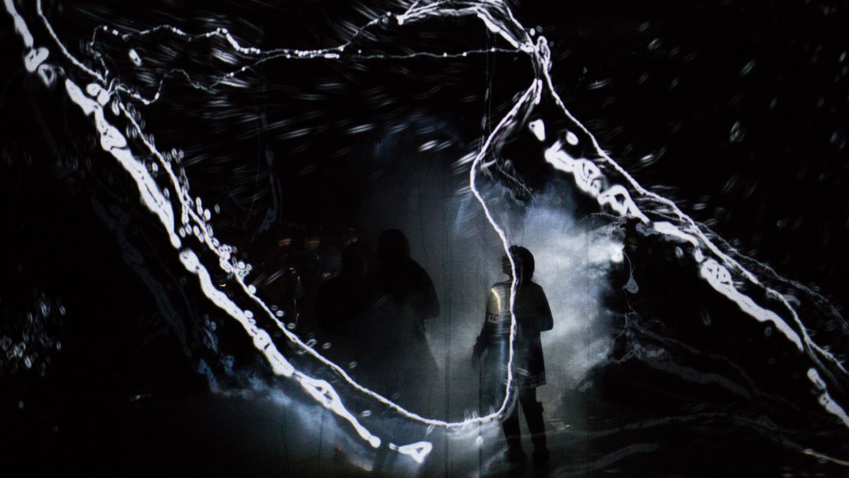 autoplayco's tweet photo. Interactive waves of liquid light @DavidBianciardi @_stephenbaker @_vincenthouze https://t.co/4y5GmszIXH https://t.co/qNqrRXvhfy