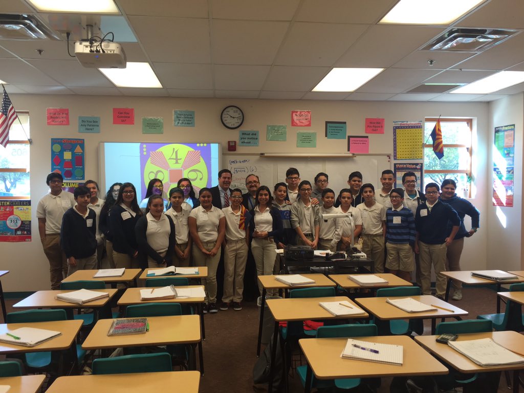 AZGovEducation's tweet photo. Gov. @dougducey meets amazing students & teachers, answers questions at Southwest Junior High #GESD32 https://t.co/S5DyRGwbDK