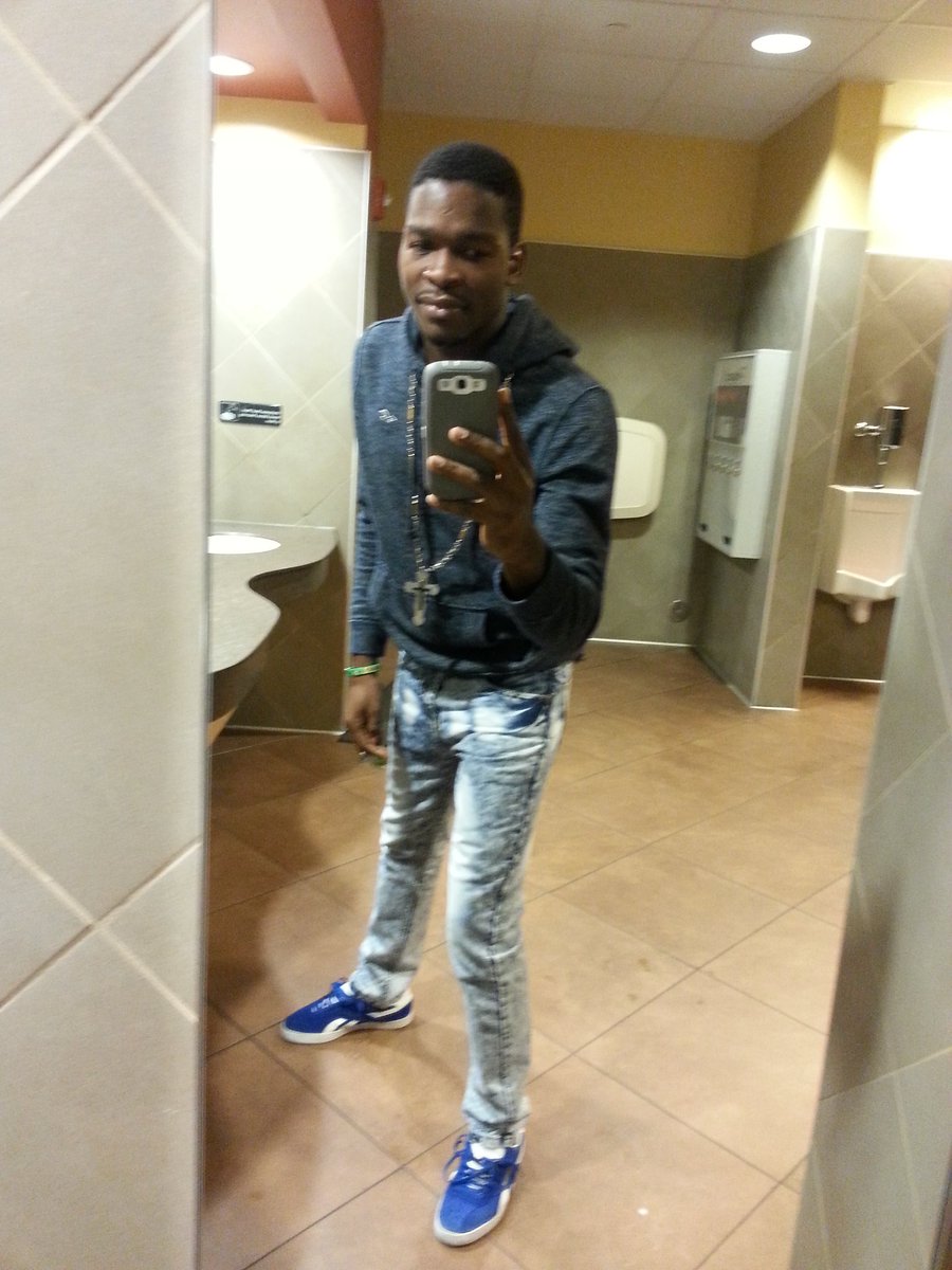 philasaryan's tweet photo. Mirror check before street! https://t.co/lg2gkIBGDT