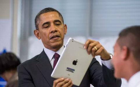 . <a href="/POTUS/">President Donald J. Trump</a> <a href="/FLOTUS/">First Lady Melania Trump</a> we can help fix your #WiFi in the White House #nodeadzones bit.ly/1T8Pi7k