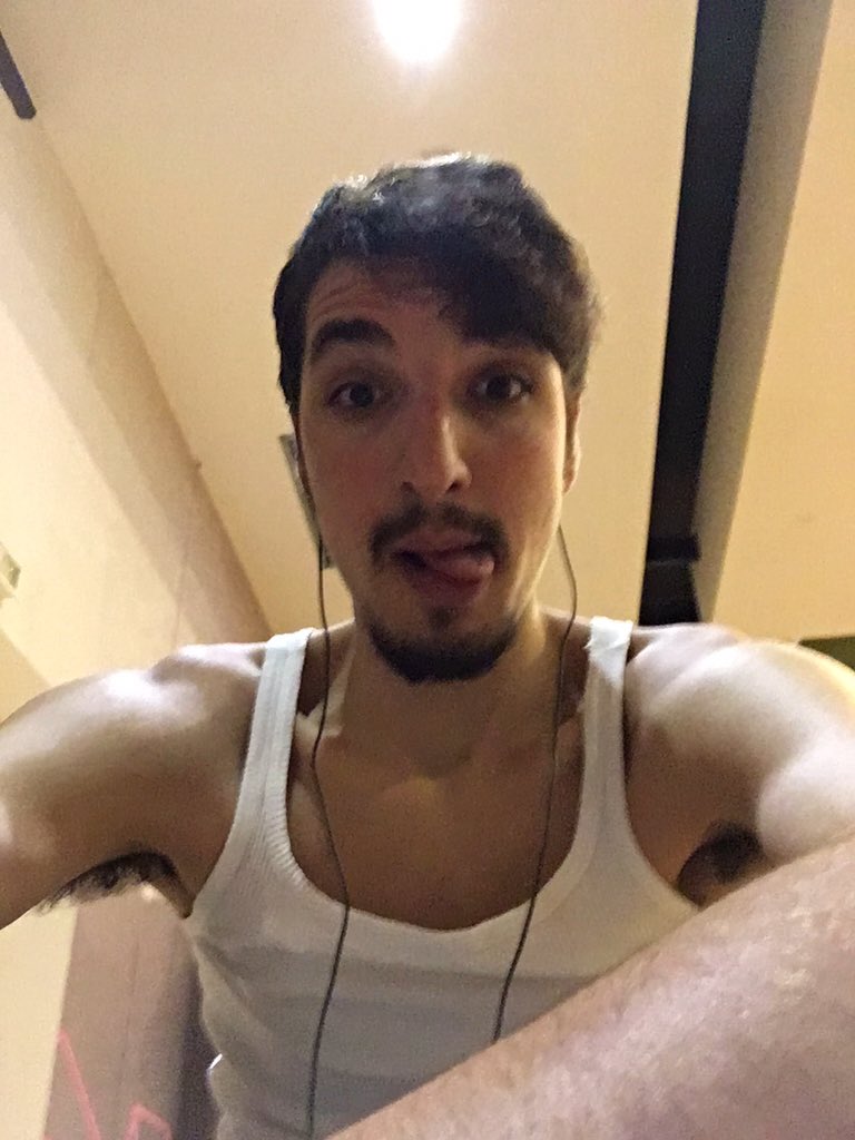 AntonioMeroles1's tweet photo. Good #Training#palestra#time# https://t.co/ZA1u48NEEw