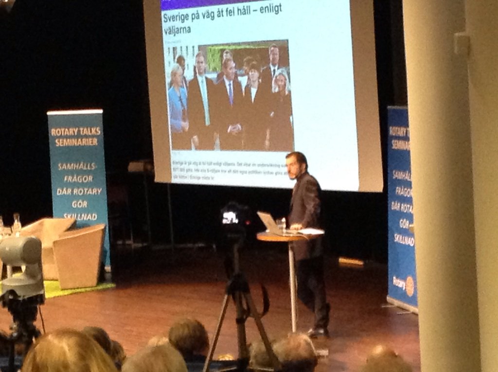 StockholmRotary's tweet photo. Tino Sanandaji på #rotarytalks tonite. https://t.co/eyyX8qrrga
