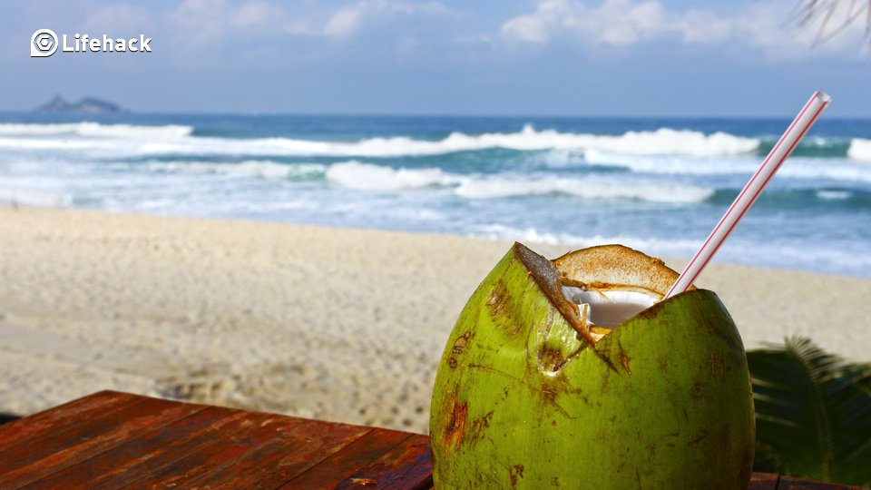 MeehabApp's tweet photo. Need a tasty drink that's good for your body and mind? Try #coconutwater! [@lifehackorg] https://t.co/ZcbqVYMlL0 https://t.co/jmAHn456ok