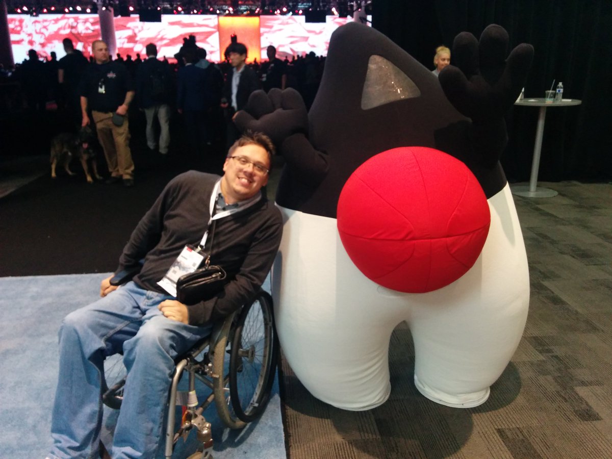 bercut2000's tweet photo. Ah those lovely days at #JavaOne15 just before the keynotes... https://t.co/gGQPk4npo7