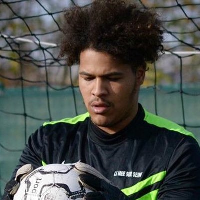 EspoirsduFoot's tweet image. #RIP Wildy Gourville, 18 ans, joueur des U19 du Mée-sur-Seine, tué par balles ce matin. 
#StopViolence