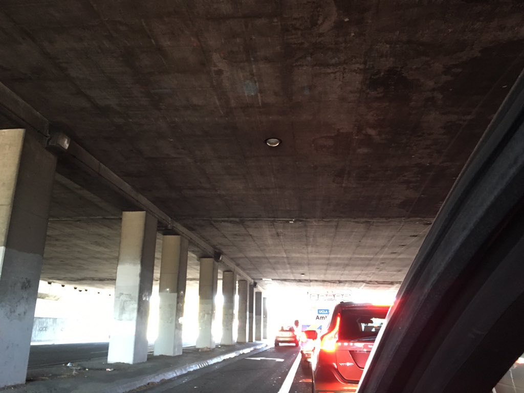 ourWEHO's tweet photo. I hate when I'm stuck under an overpass at a red light. #paranoid #earthquake #sevenpointfive #mydayinla https://t.co/YBcBBQkBEz