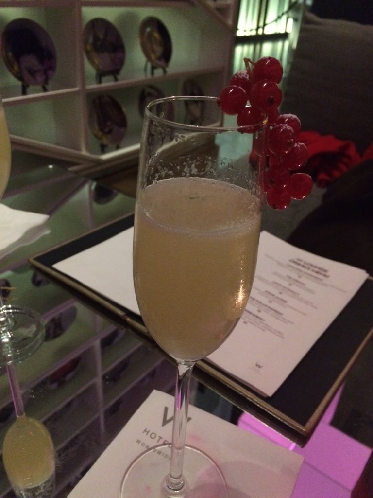 ChampagneJeanni's tweet photo. @WLondonHotel beautiful setting #ChineseNewYear https://t.co/qw0E3PloF9
