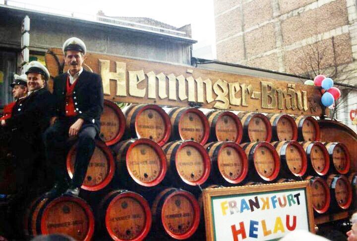 BigBobBurns's tweet photo. I took this picture in #1990 at the #Fasching parade in #FrankfurtamMain, Germany. #Hennin… https://t.co/ysCE4Iu9RO https://t.co/l5okOfFEZ1