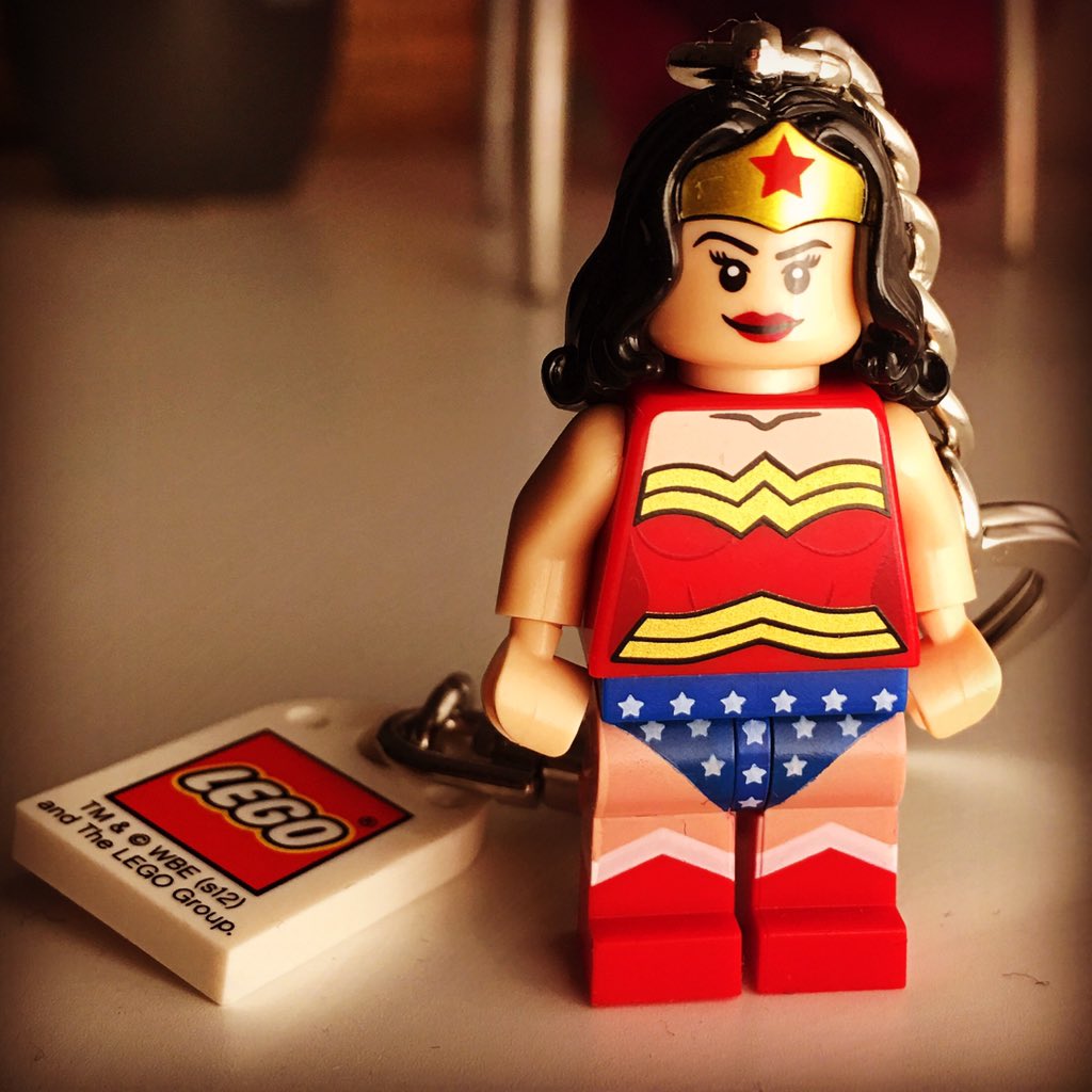 serenatudisco's tweet photo. Non posso che ringraziare, chi ha avuto il pensiero di regalarmi #wonderwoman #Lego #swpalermo #swonder @LEGO_Group https://t.co/erOhLwGCf4