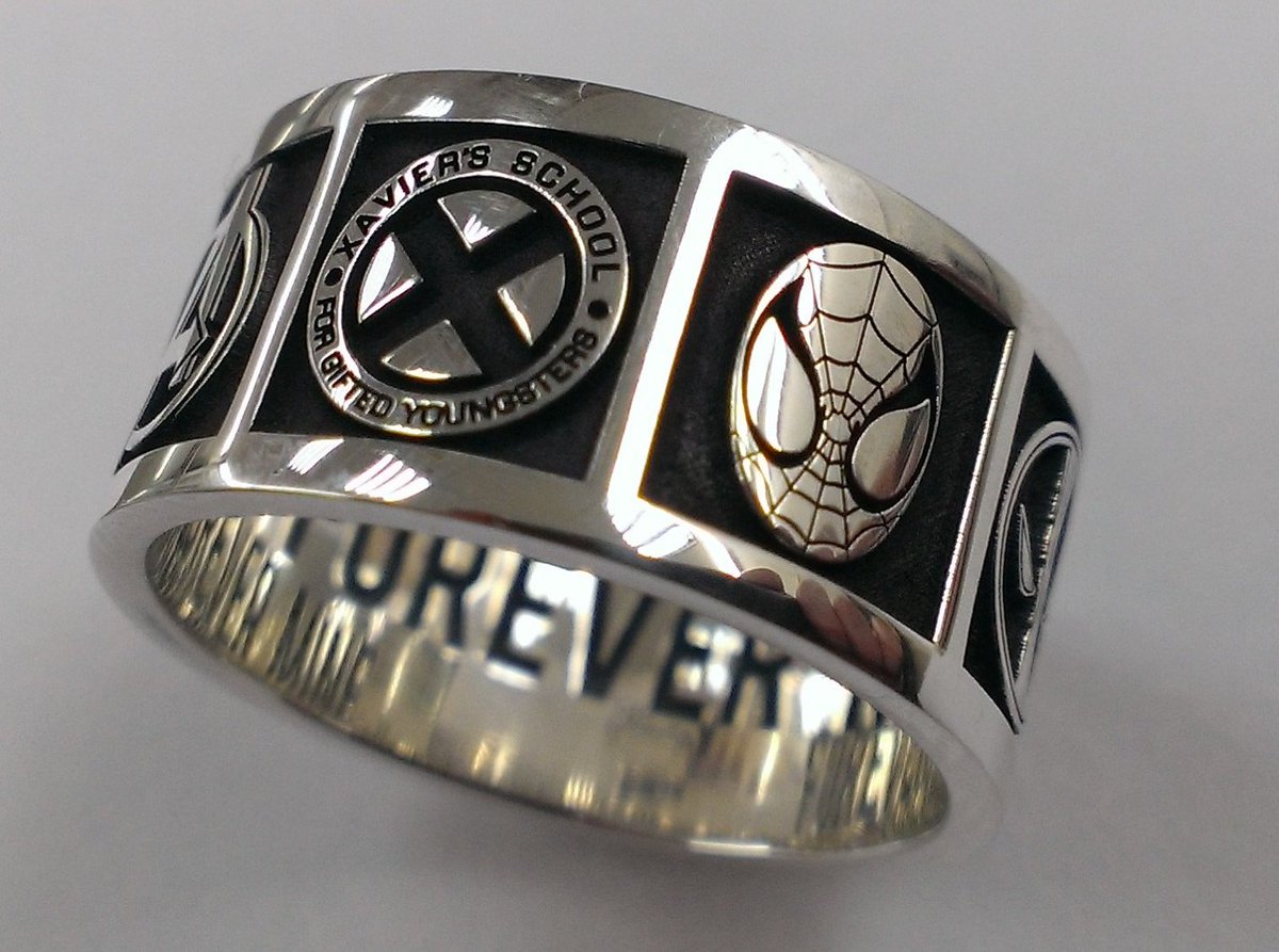 tattoollery's tweet photo. super hero wedding band #custommadetoorder #superhero https://t.co/tlVmYzo2ee