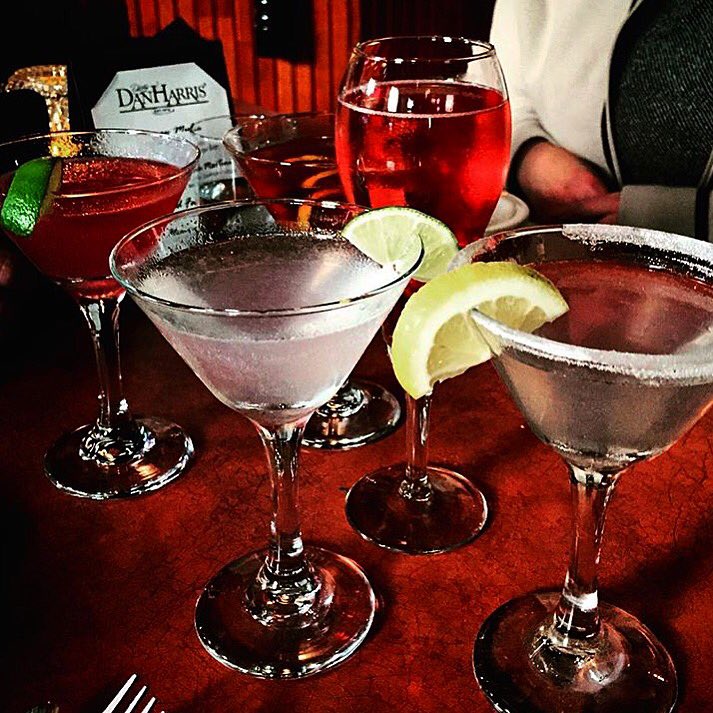 DanHarrisSteak's tweet photo. Come enjoy a refreshing drink during our happy hour any time between 5 &amp; 6:30 PM! 🍸 📷: @KathNyborg #Bellingham https://t.co/STnk30qI3O