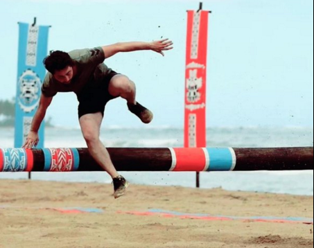 techinabi's tweet photo. Yılmaz Morgül'e bak sen arkadan gel sen Semih'i geç. Semih evladım karizma gitti. #survivor #yılmazmorgül https://t.co/DzCFYZnyMt